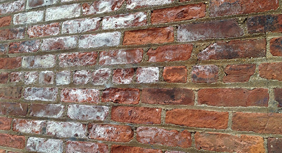 Mur de brique, pierres et blocs à Rosemont