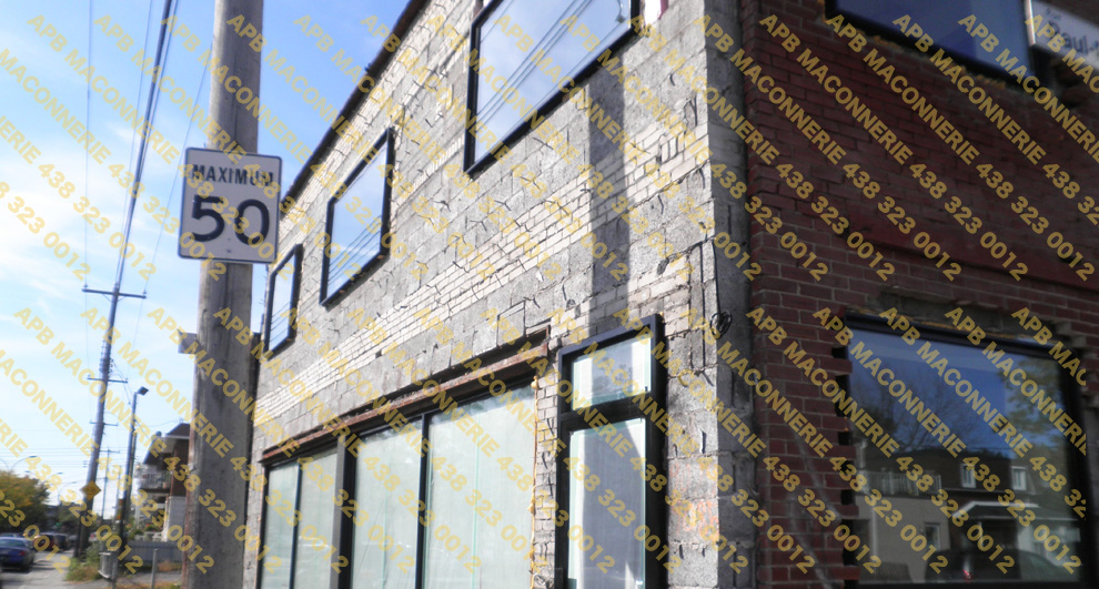 Remise a neuf de facade de batiment commercial - Projet de briquetage maconnerie remise a neuf de facade batiment commercial Pose de blocs architecturaux de type Arriscraft et de brique d argile M1 Lieu Ville de Montreal