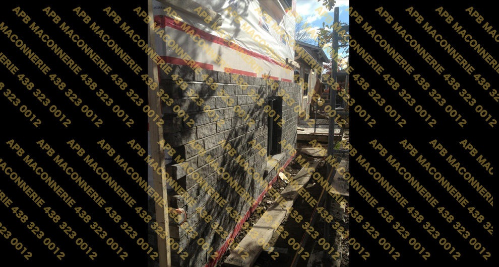 Projet de briquetage maconnerie remise a neuf reparation 2 - Remise a neuf reparation de facade maison unifamiliale Pose de pierre de type moderne et pose d alleges Lieu Ville de Sainte Julie rive sud de Montreal