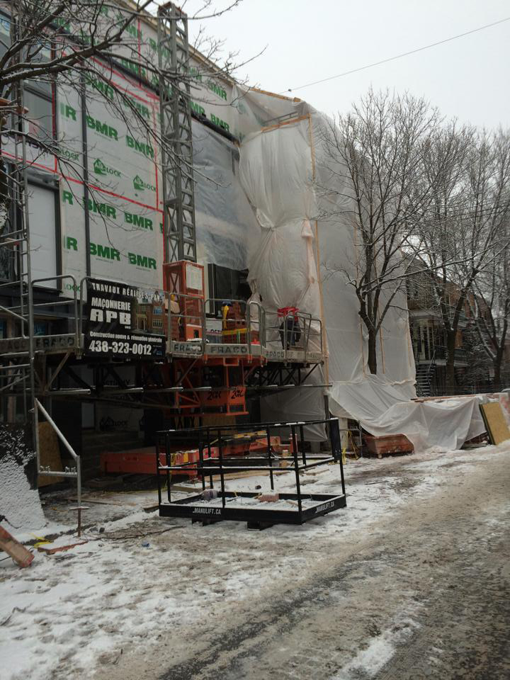 Projet pose de brique format metrique - Construction neuve de condominiums travaux de maçonnerie effectués à Montréal dans l arrondissement Plateau Mont Royal