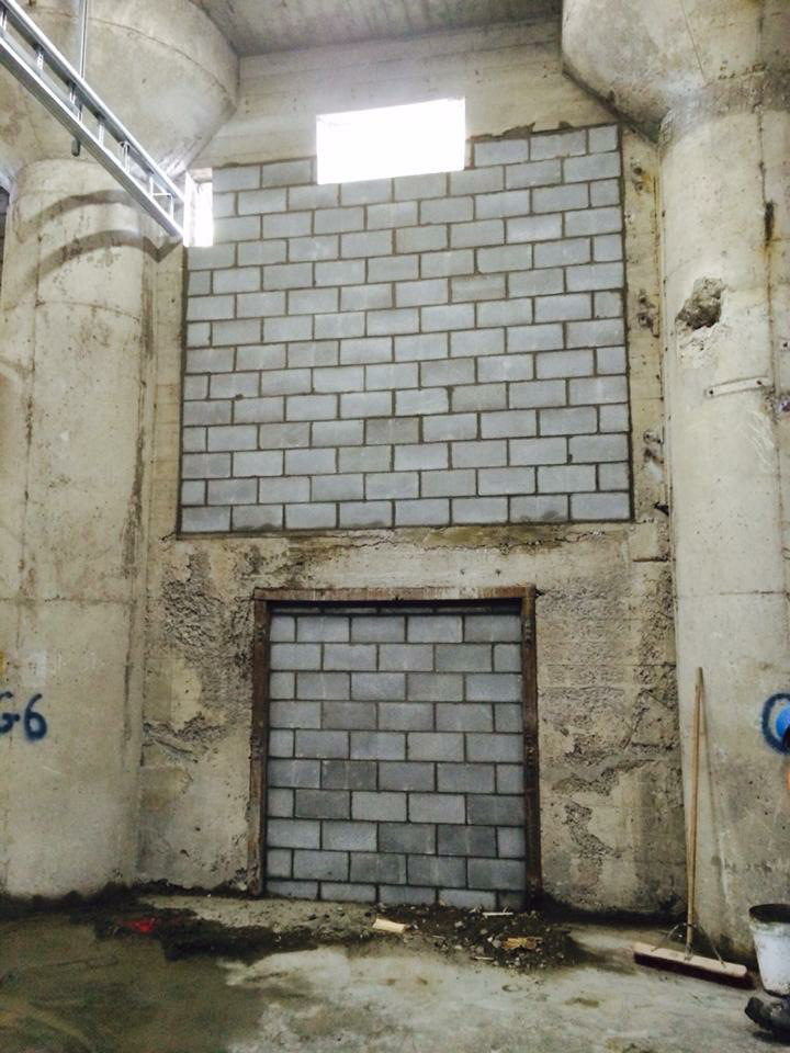 Projet de maconnerie en milieu industriel - Pose de blocs de béton dans l'arrondissement Hochelaga Maisonneuve.